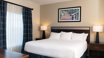 2 bedrooms, in-room safe, iron/ironing board, free WiFi