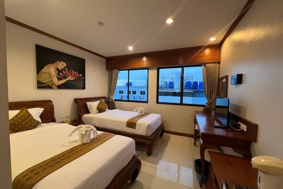 Standard Twin Room, City View