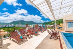Indoor pool - Patong Heaven (Phuket)