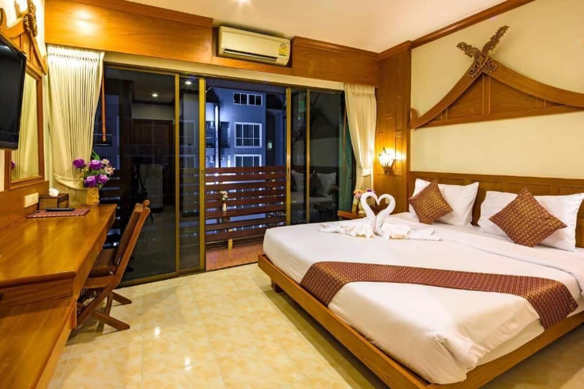 Superior Double Room, City View