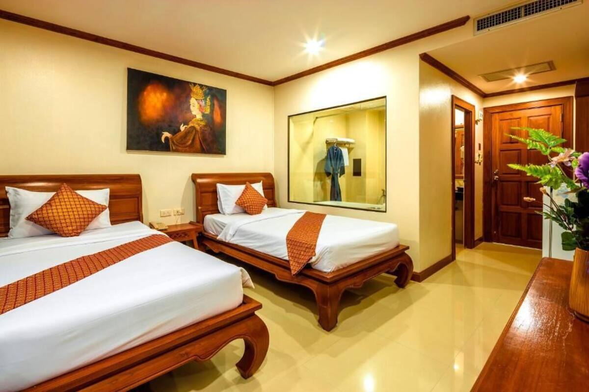 Deluxe Twin Room, City View