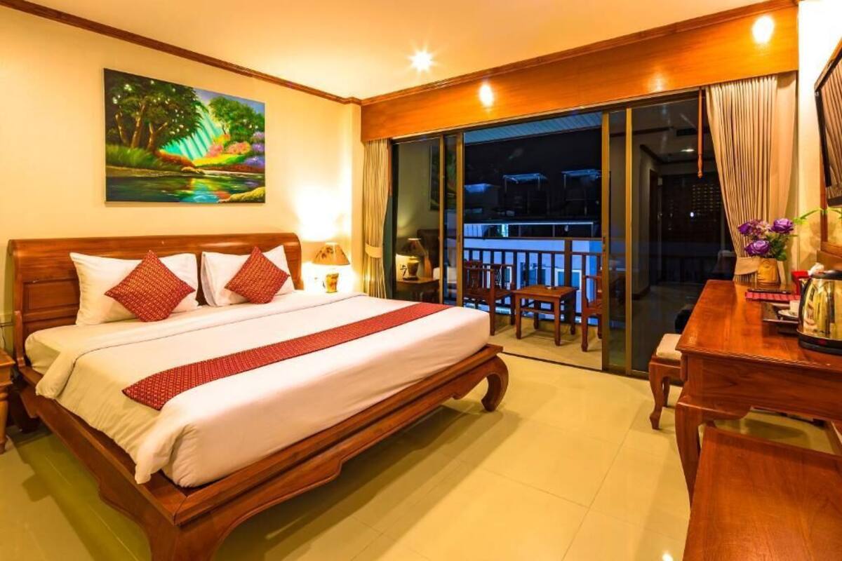 Deluxe Double Room, City View