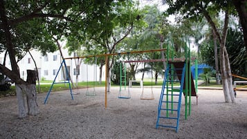 Children’s play area – outdoor