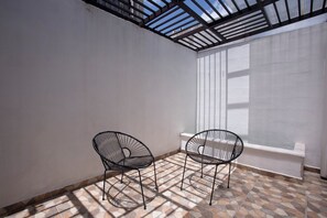 Terrace/patio - Relaxing Cancun Pools Soccer & BBQ Area (Cancun)