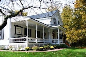 Exterior - Luxury Private Farmhouse Estate Near Salmon River (Altmar)