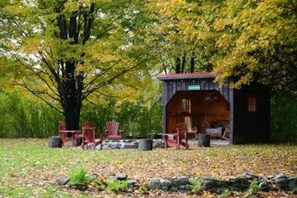 Property grounds - Luxury Private Farmhouse Estate Near Salmon River (Altmar)