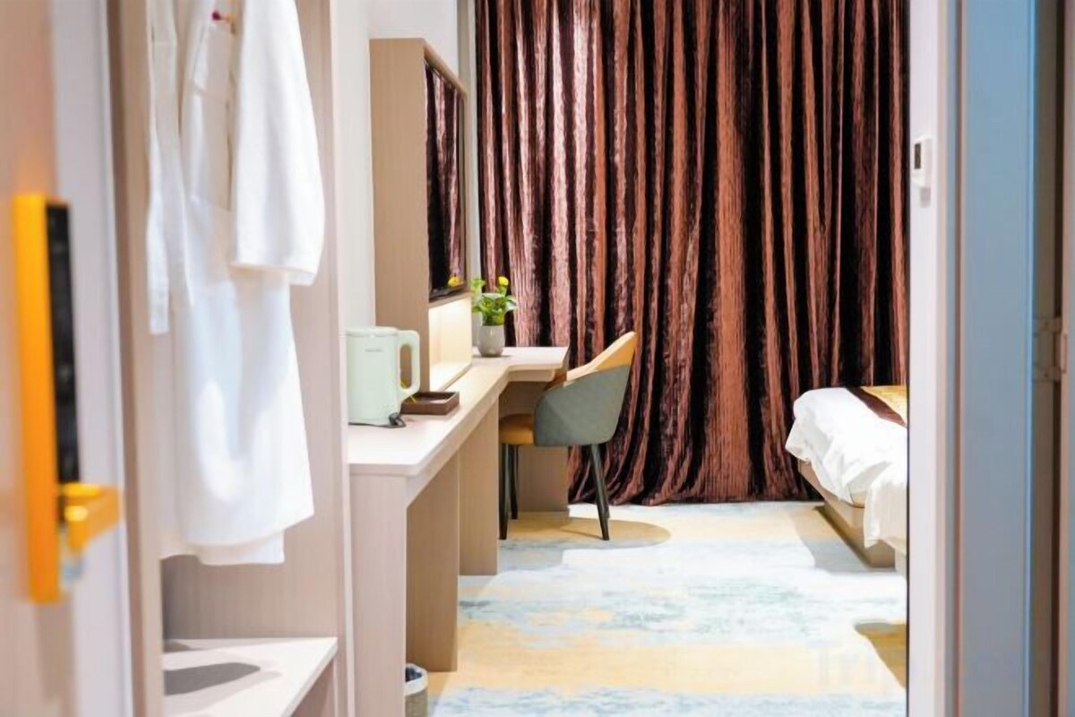 Sunshine Cozy Twin Room