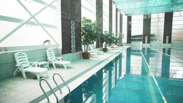 Hồ bơi trong nhà