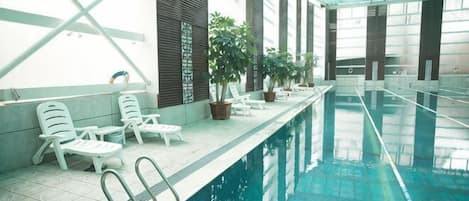 Piscine intérieure