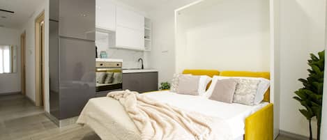 1 bedroom, iron/ironing board, travel cot, free WiFi