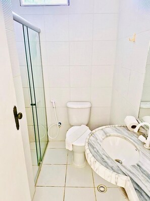 Handtücher, Seife, Toilettenpapier