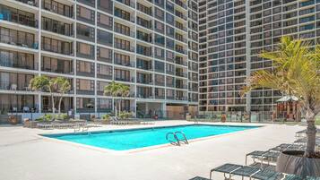 Outdoor pool, a heated pool, open 8:00 AM to 9:00 PM, sun loungers