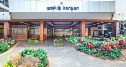 Premium Remodeled Condo with Ocean View and Parking