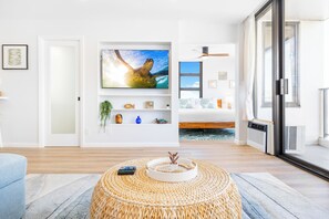 Premium Suite, 1 Bedroom, Air conditioning, Ocean View (0147) | Living area
