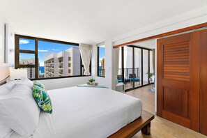 Premium Apartment, 1 King Bed, Air conditioning, Ocean View (0119) | 1 bedroom, premium bedding, individually decorated