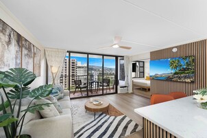 Family Condo, 1 Bedroom, Balcony, Mountain View (0189) | Living area