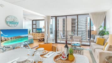 Condo, 1 Bedroom, Balcony, Partial Sea View (0107) | In-room dining