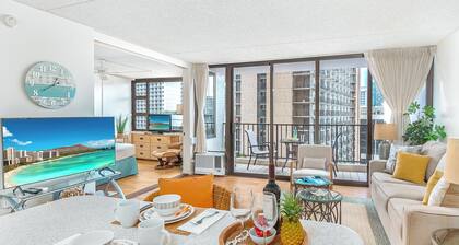 Ocean View Condo with King or Queen Bed and Parking