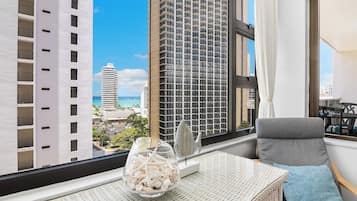 ์ํฐ ์ฝ๋, ์นจ์ค 1๊ฐ, ๋ฐ์ฝ๋, ๋ถ๋ถ ๋ฐ๋ค ์ ๋ง (0167) | ๊ฐ์ค์์ ๋ณด์ด๋ ์ ๋ง