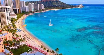 High Floor Mountain View with King or Queen Bed and Parking