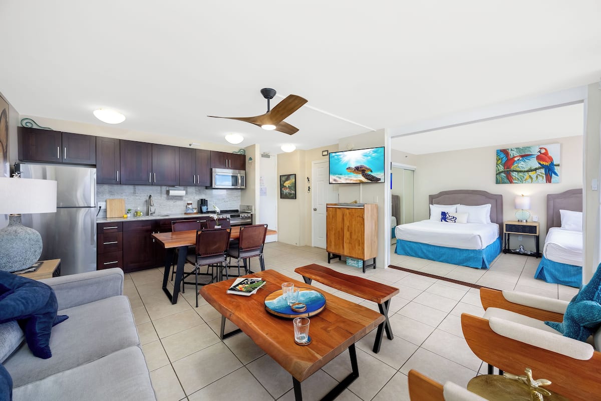 Condo, 1 Bedroom, Ocean View (0104) | Living area