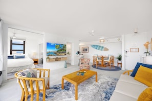 Apartment, 1 Bedroom, Balcony, Ocean View (0045) | Living area