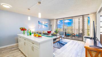 Condo, 1 Bedroom, Balcony, Ocean View (0023) | Living room