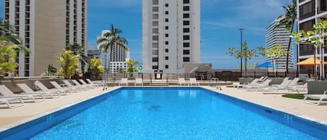 Outdoor pool, a heated pool, open 8:00 AM to 9:00 PM, sun loungers