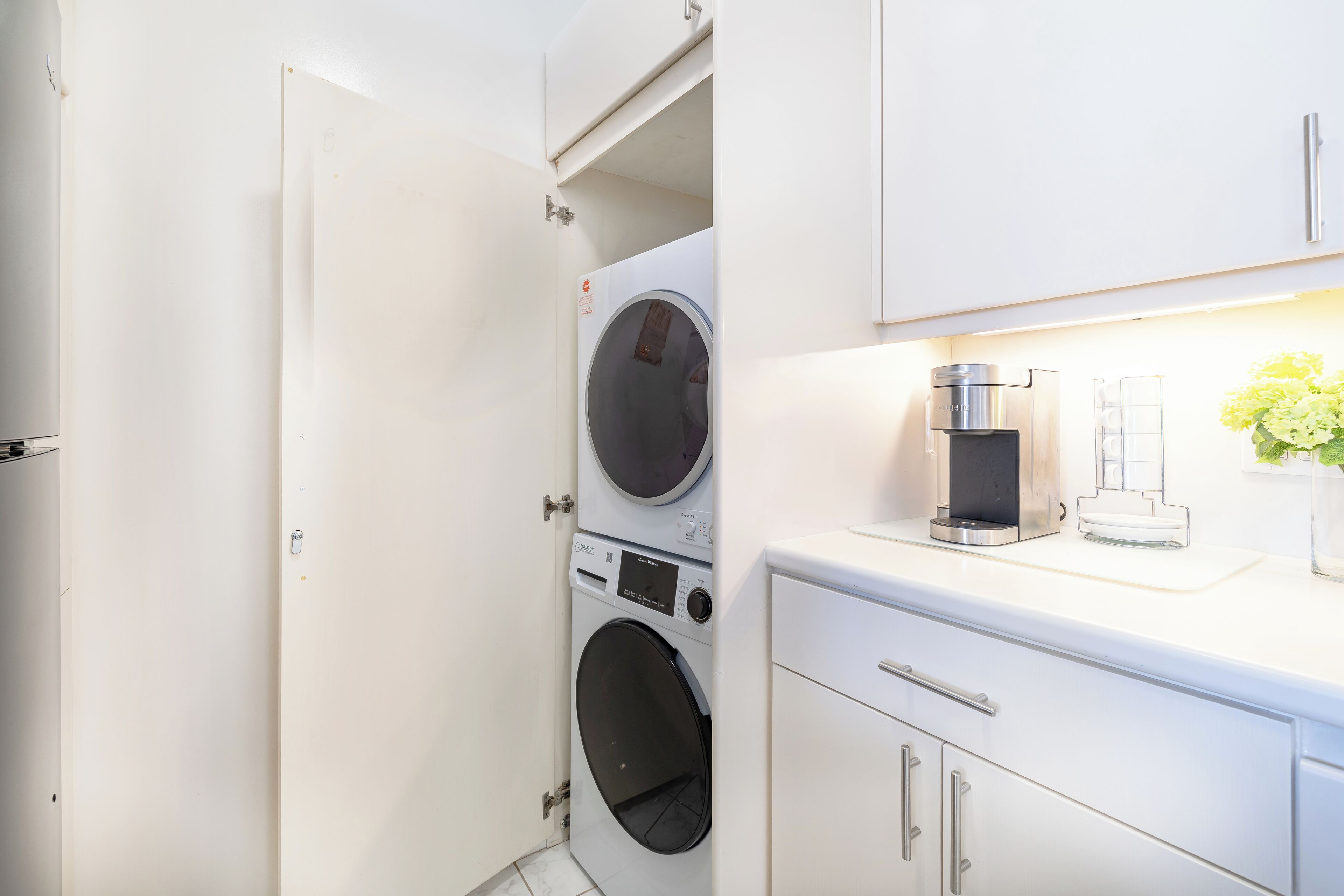 Romantic Suite, 1 Bedroom, Ocean View (0108) | Private kitchen | Mixer