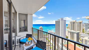 City Condo, 1 Bedroom, Balcony, Ocean View (0076) | Terrace/patio