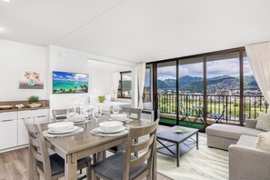 Condo, 1 Bedroom, Mountain View (0152) | In-room dining