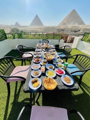 Free daily local cuisine breakfast - solima pyramids inn (Giza)