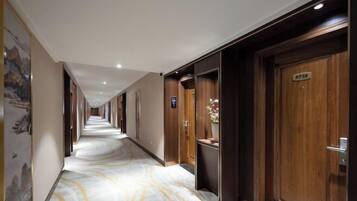 المنشأة من الداخل