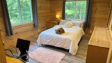 3 bedrooms, desk, iron/ironing board, travel crib