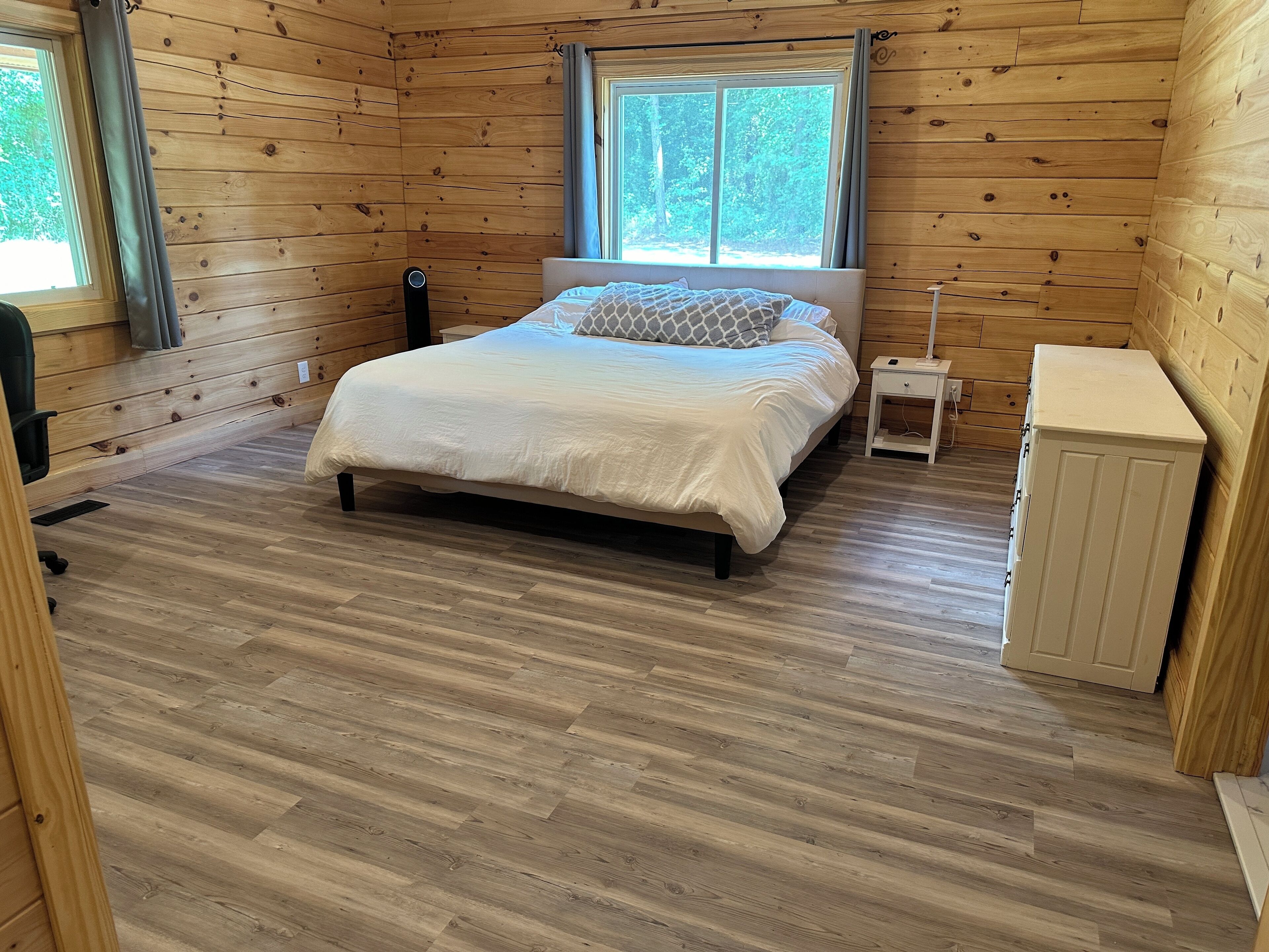 3 Schlafzimmer, Schreibtisch, Bügeleisen/Bügelbrett, Reisekinderbett