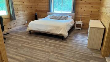 3 Schlafzimmer, Schreibtisch, Bügeleisen/Bügelbrett, Reisekinderbett