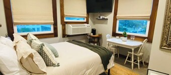 Charolotte's Corner Overlook, Suite 101, Hometown on Main Street Suite 101