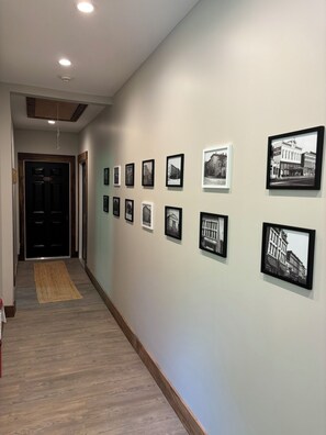 Interior - The Madison Inn, Historic woodside view suite 205, Historic woodside view suite 205 (Madison)