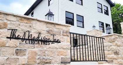 The Madison Inn, Historic woodside view suite 205, Historic woodside view suite 205