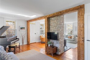 スマートテレビ、暖炉