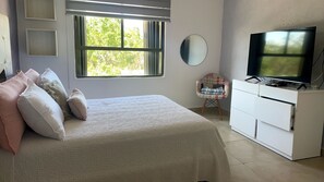 3 habitaciones, tabla de planchar con plancha, wifi y ropa de cama