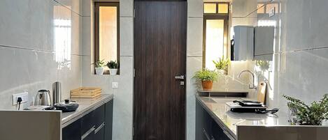 Fridge, electric kettle, toaster, cookware/dishes/utensils