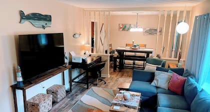 3bedroom house in Wanchese OBX. Animal Friendly, Only a short ride to the beach.