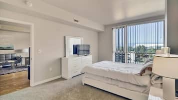 2 bedrooms, desk, iron/ironing board, free WiFi