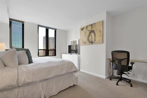 2 bedrooms, desk, iron/ironing board, free WiFi