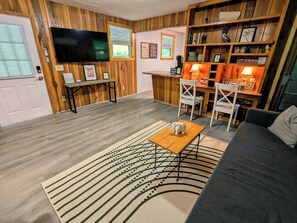 Unclassified image, 3 of 6, button