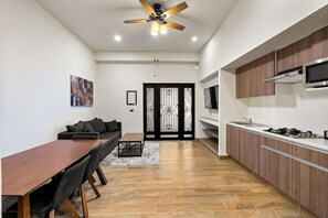 Comfort House, 5 Bedrooms, Resort View, Corner | Dining room - Casa Cristal, Hotel Boutique (San Miguel de Allende)
