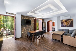 Comfort House, 5 Bedrooms, Resort View, Corner | Living area - Casa Cristal, Hotel Boutique (San Miguel de Allende)