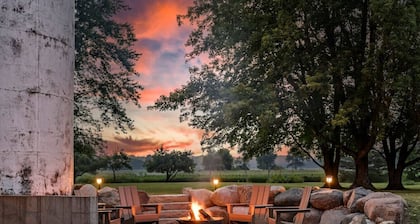 The Kinni Cottage - Entire Riverfront Cottage
