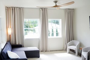 Smart TV - Wakes&Waves Lakeside peace near the beaches of 30a. Upstairs (Santa Rosa Beach)